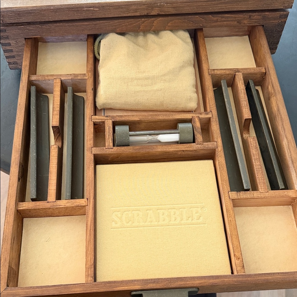 Vintage Edition Scrabble Game - Picture 5 of 8